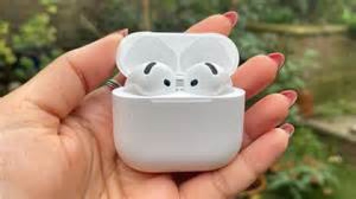 Can Apple tell if AirPods have water damage?