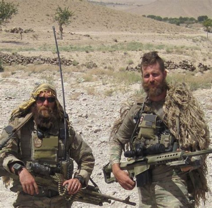 Can special forces have long hair?