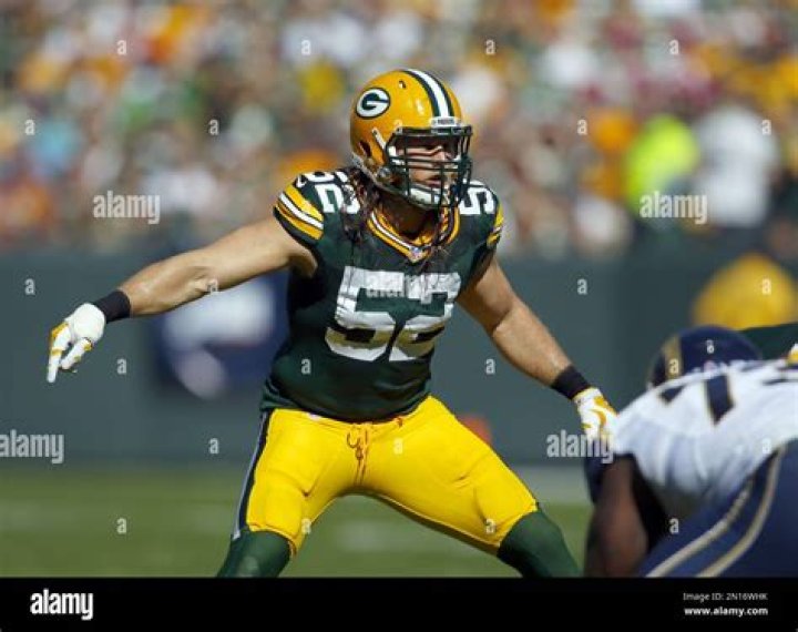 Does Clay Matthews still play football?
