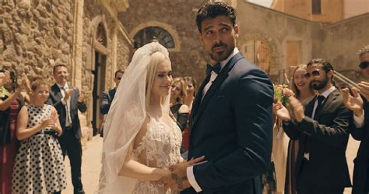 Does Massimo and Laura end up together in the third book?