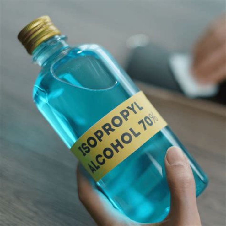 Does rubbing alcohol ruin stainless steel?