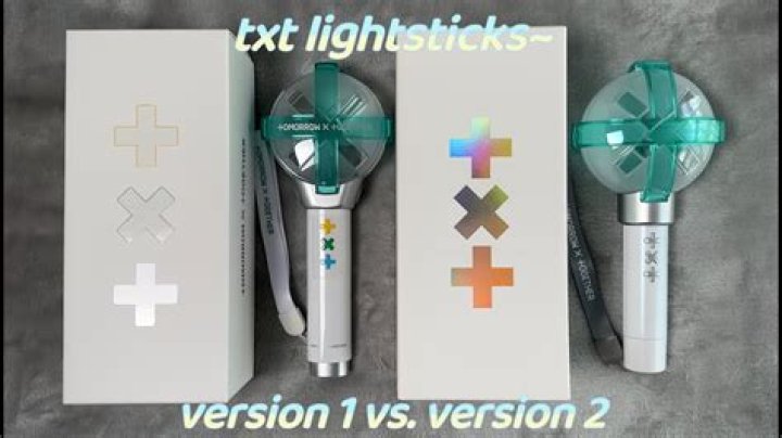 Does TXT have a lightstick?