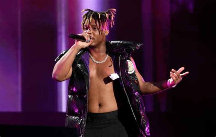Is Juice WRLD a emo rapper?