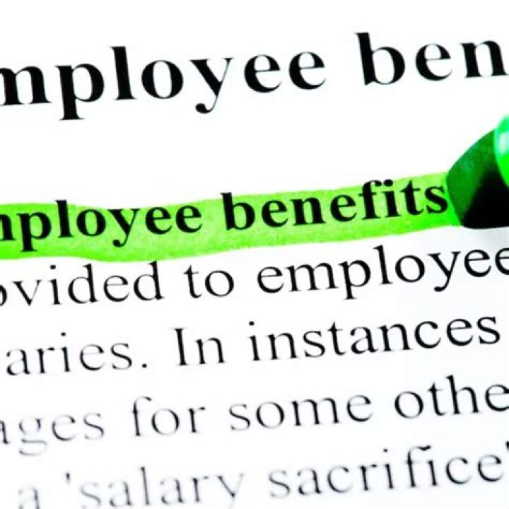 What benefits do Walmart employees get?