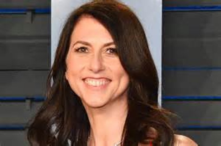 What is Jeff Bezos ex wife's net worth?