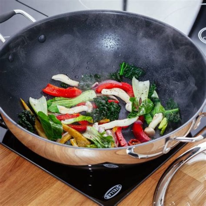 What wok does James Martin use?