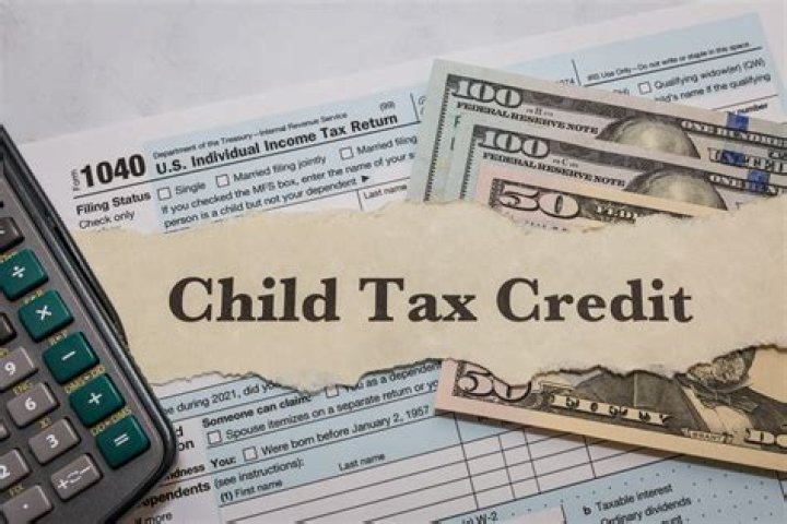 Which divorced parent gets the child tax credit?