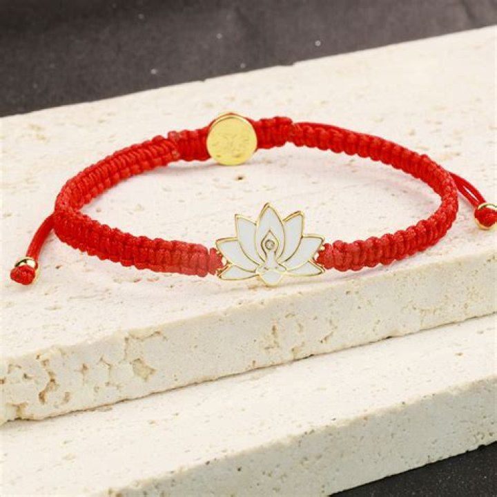 Why do Mexican babies wear gold bracelets?